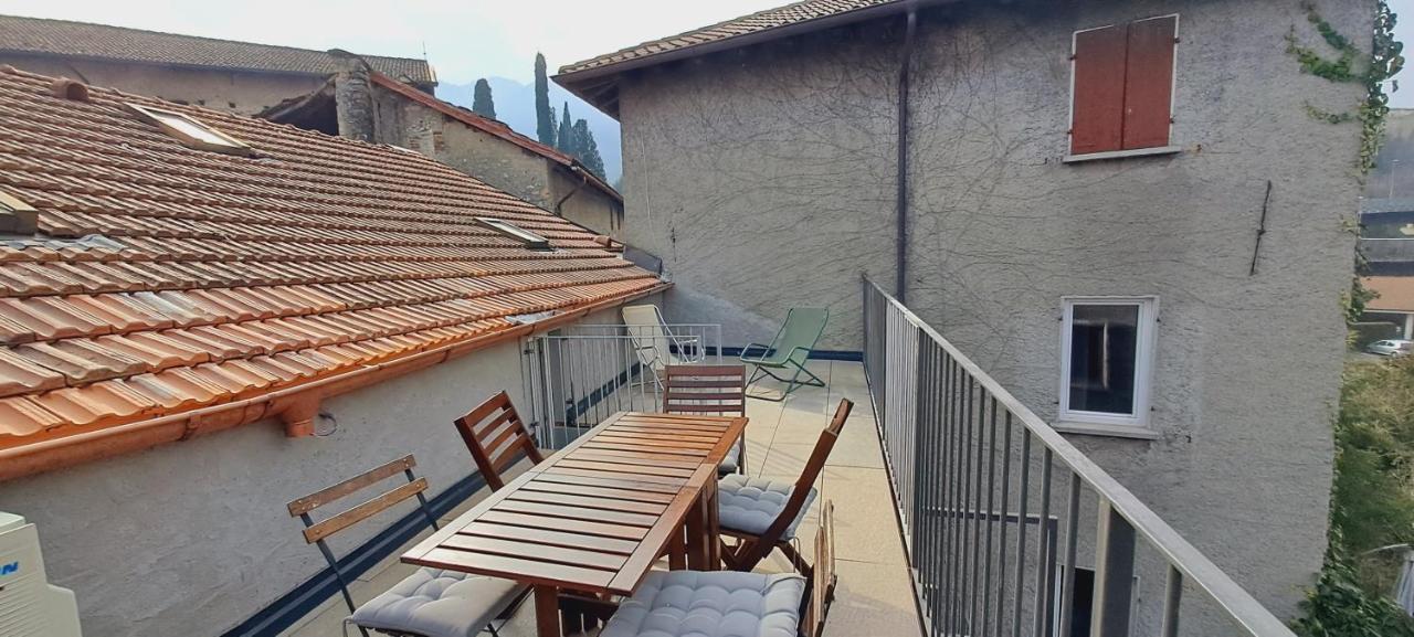 Вилла The House On The Bridge- La Casa Sul Ponte Менаджо Экстерьер фото